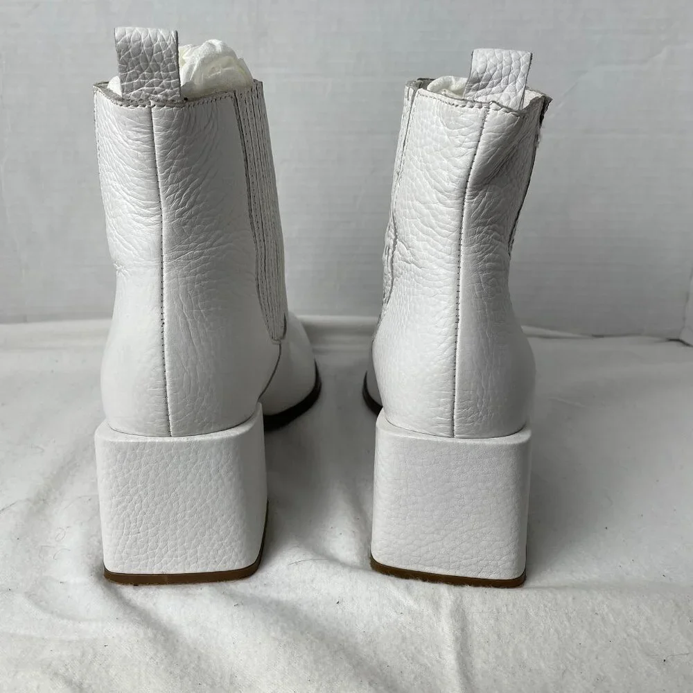 Seychelles Exit Strategy White Leather Ankle Bootie - Picture 5 of 9